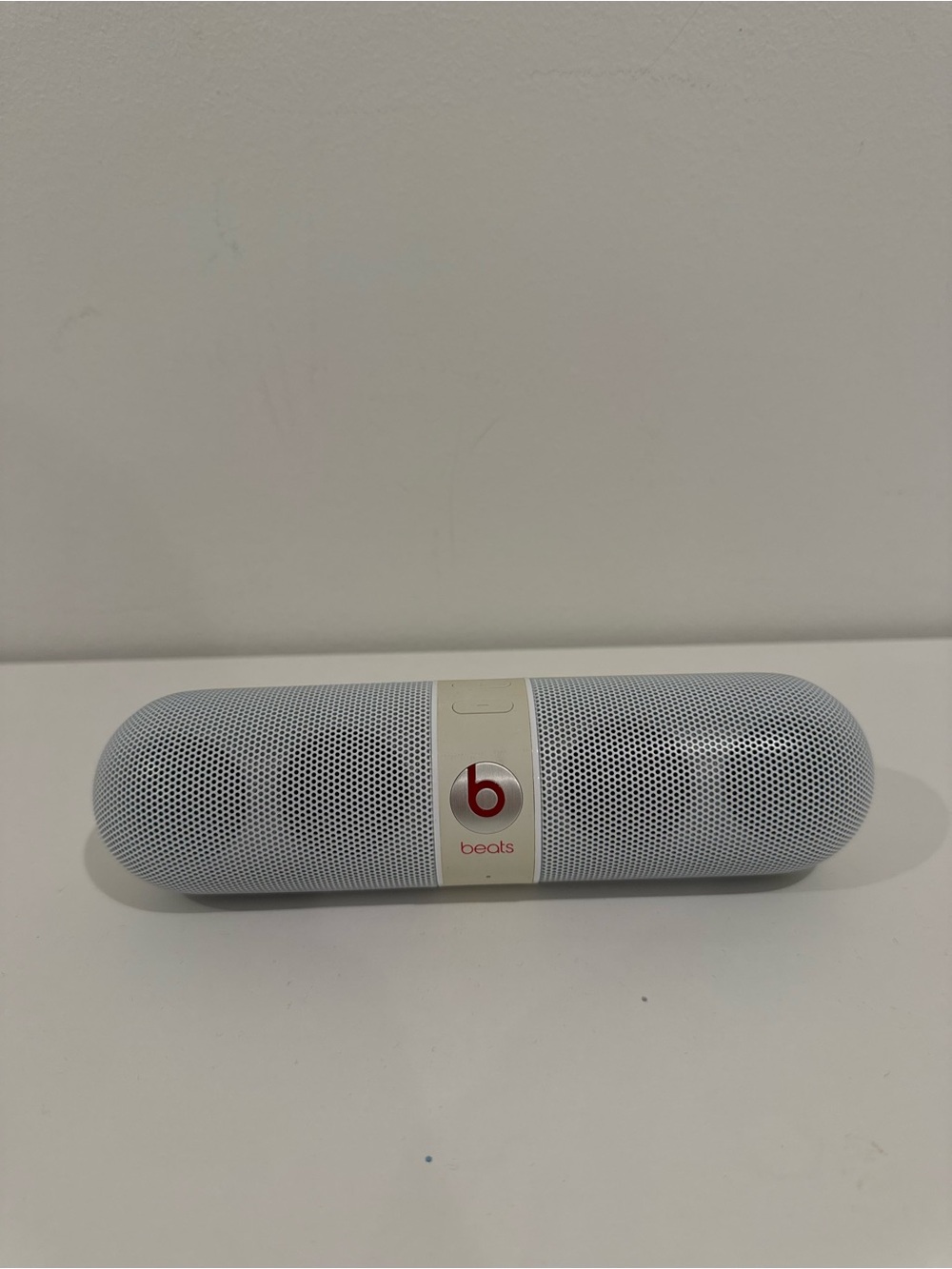 Beats Pill Portable Bluetooth Speaker - White